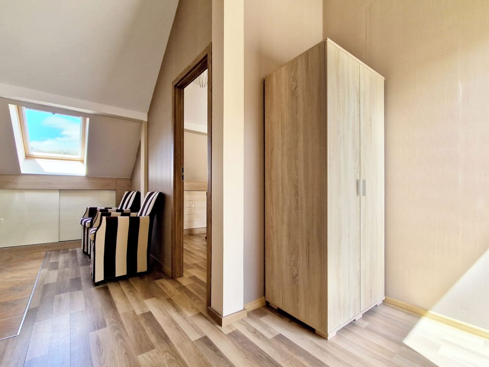 Superior Chalet (Komandorska 3C) | 4 bedrooms, desk, blackout drapes, iron/ironing board