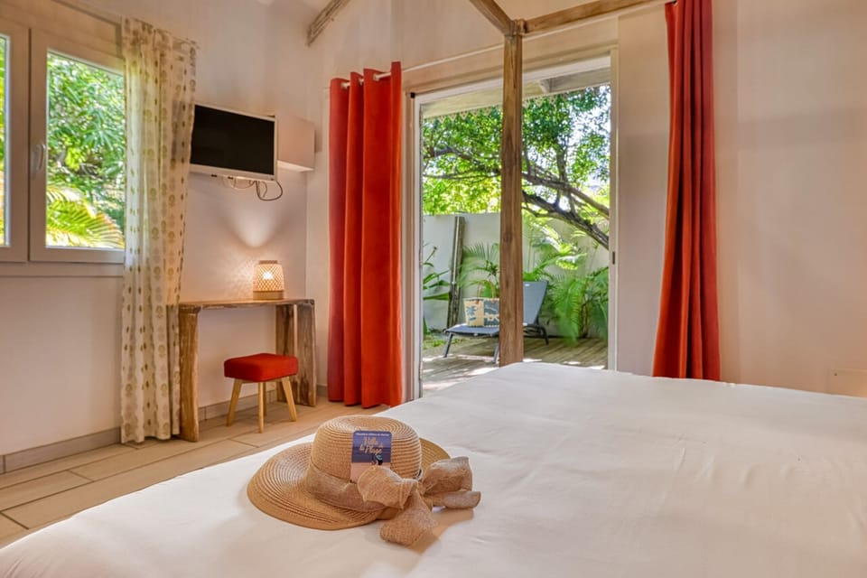 Honeymoon Bungalow, Private Bathroom, Pool View (Baie Rose) | 1 bedroom, premium bedding, minibar, in-room safe