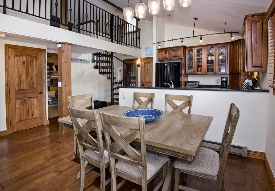 Condo, 3 Bedrooms | Private kitchen | Fridge, microwave, oven, dishwasher
