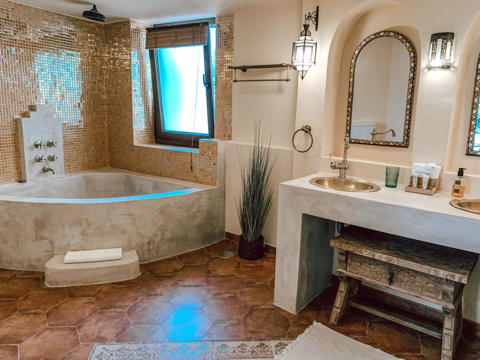 Double Room, Garden View | Bathroom sink
