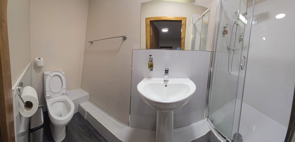 Twin Room | Free WiFi, bed sheets