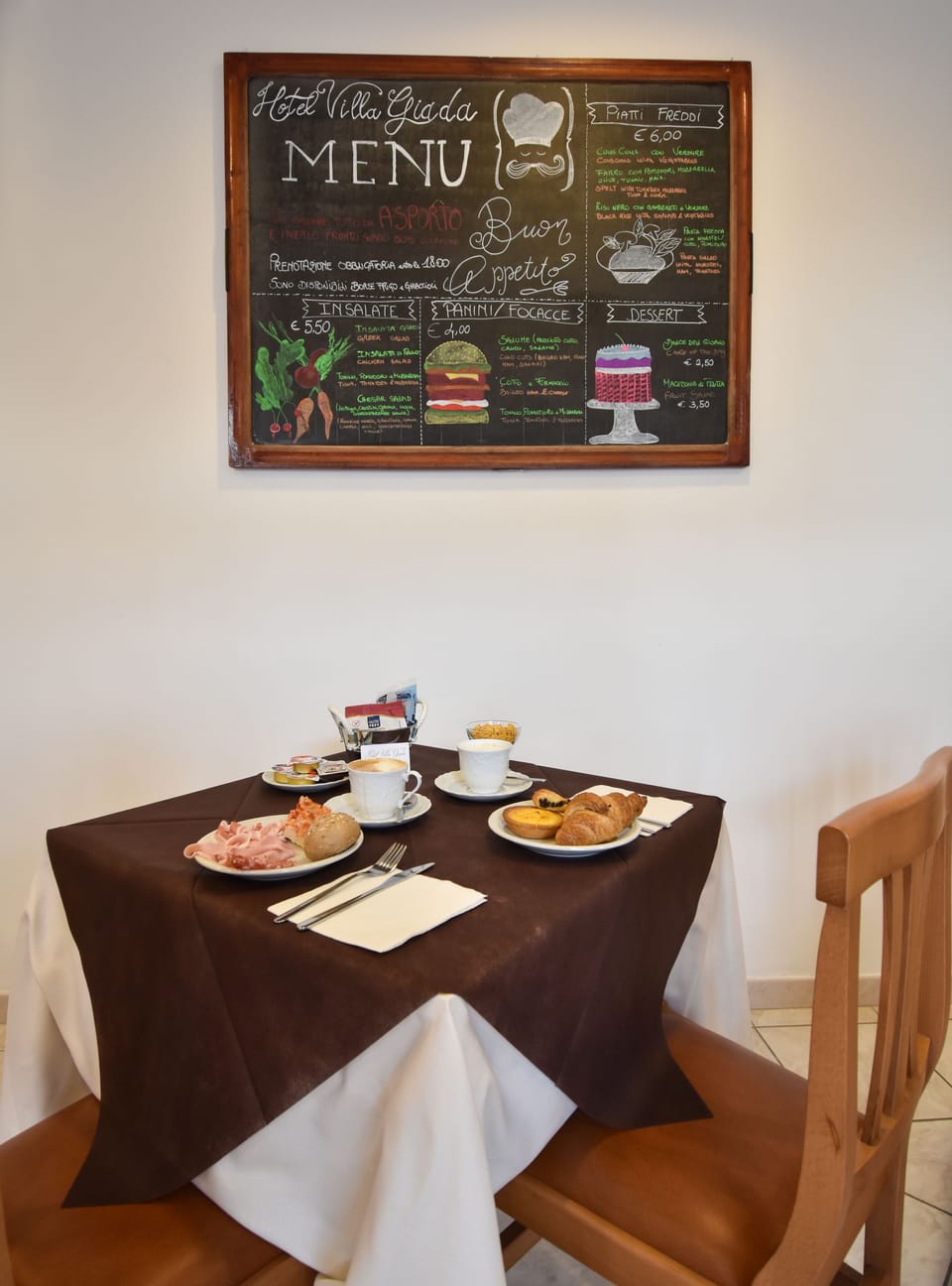 Free daily continental breakfast