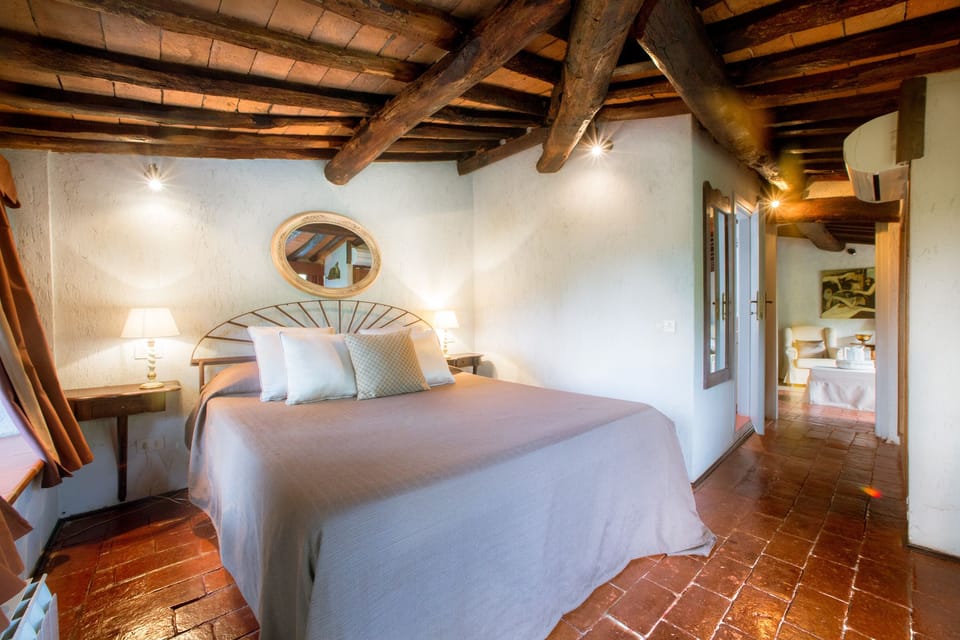 Deluxe Double Room, Garden View | Desk, free WiFi, bed sheets