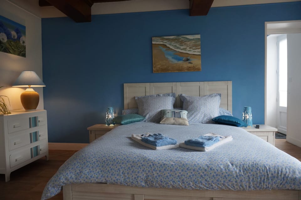 Family Room (Agapanthe) | Individually decorated, individually furnished, blackout drapes