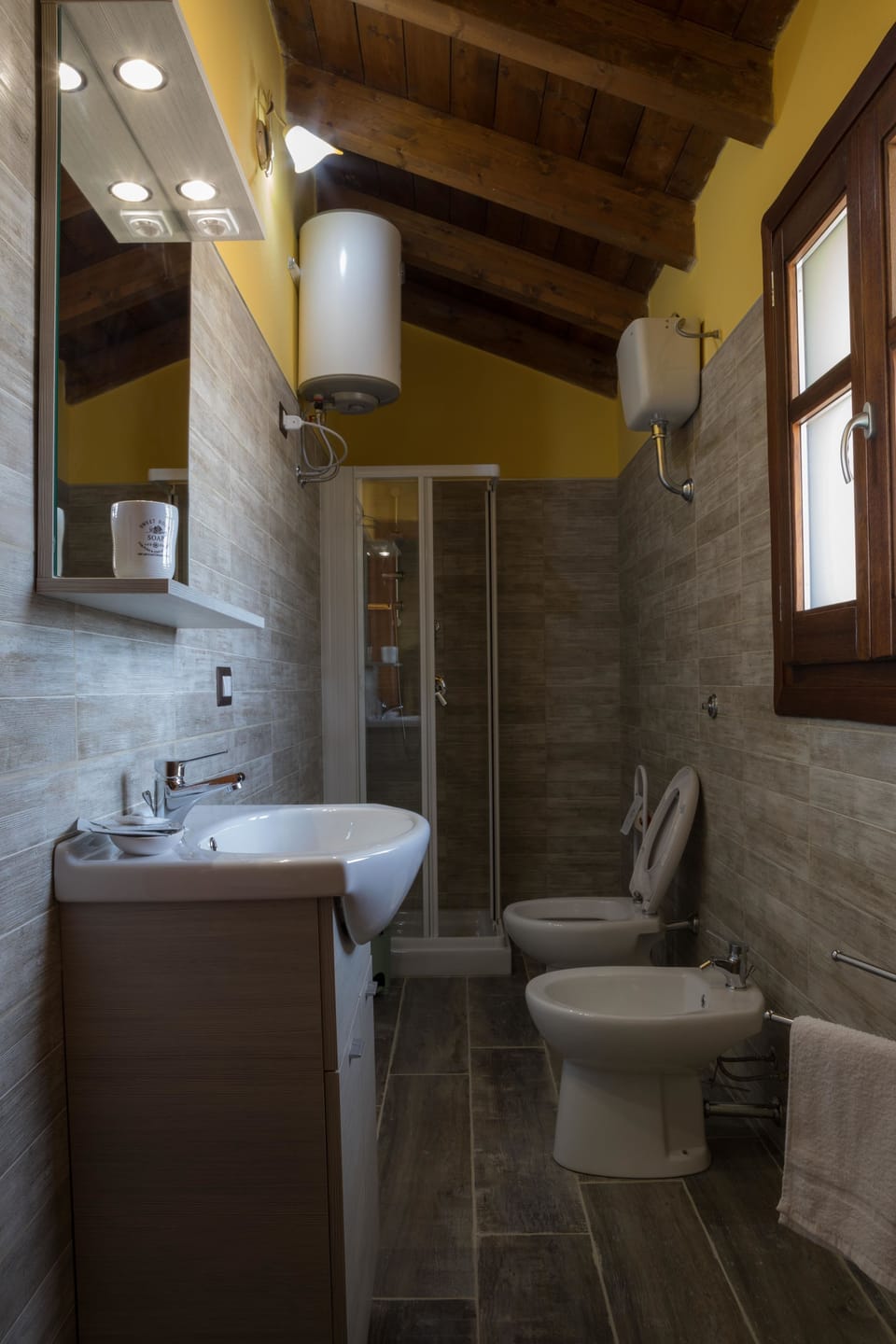 Deluxe Triple Room, Partial Sea View | Bathroom | Shower, free toiletries, hair dryer, towels