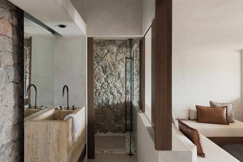 Superior Apartment | Bathroom | Separate tub and shower, rainfall showerhead, free toiletries