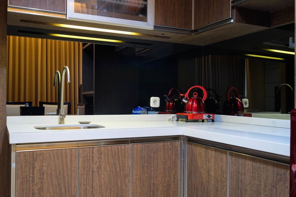 Room | Private kitchen | Fridge, stovetop, cookware/dishes/utensils
