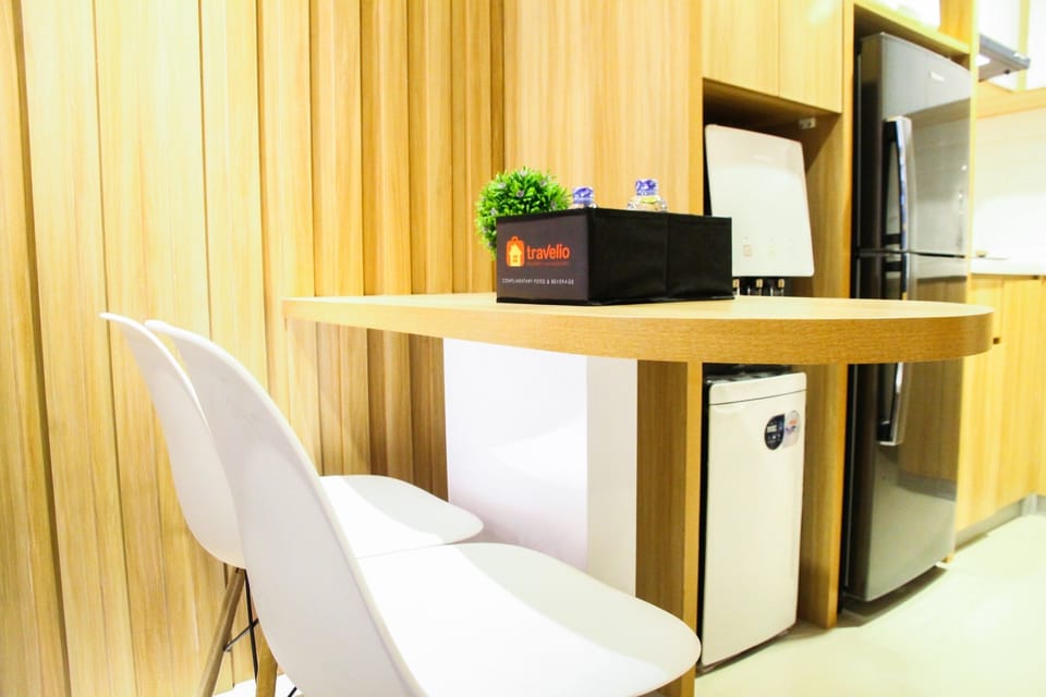 Room | In-room dining