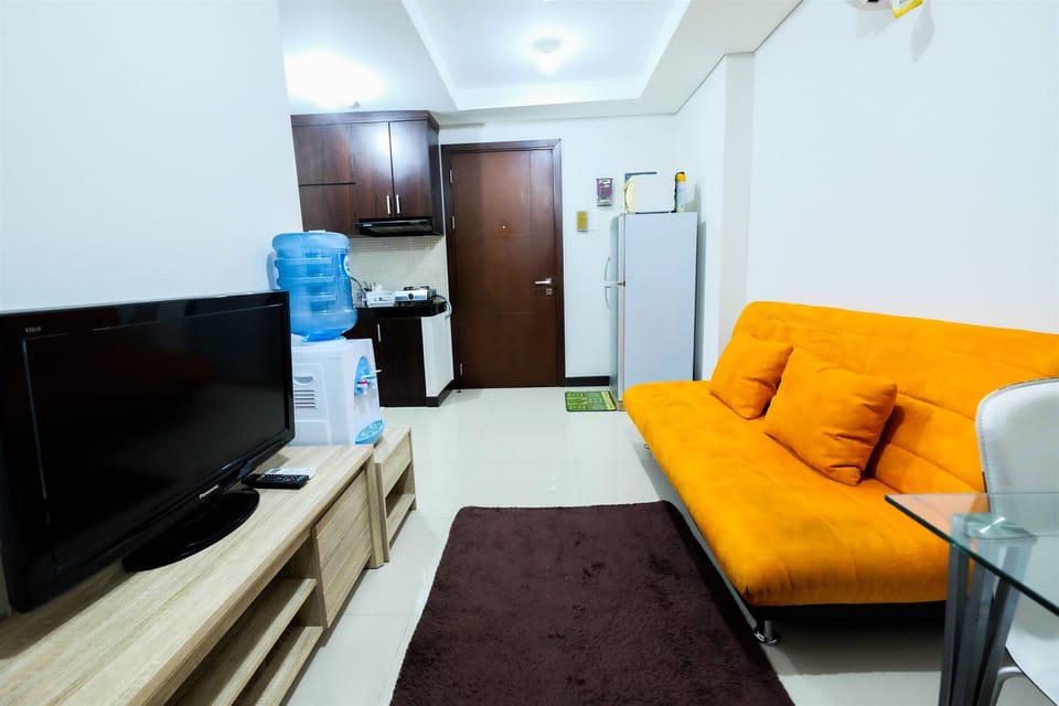 Room | Living area | TV