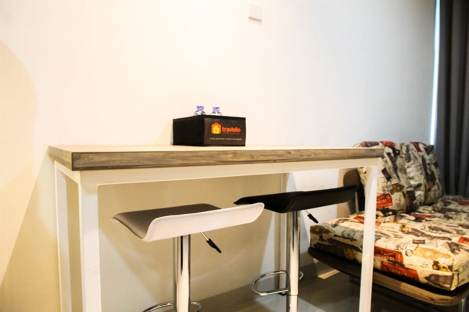 Room | In-room dining