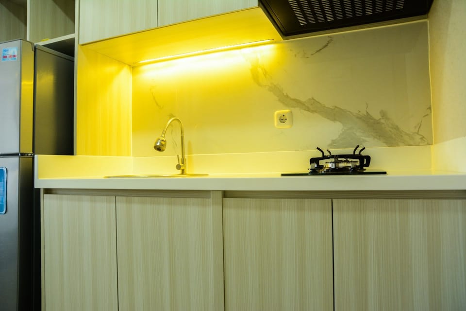 Room | Private kitchen | Fridge, stovetop, cookware/dishes/utensils