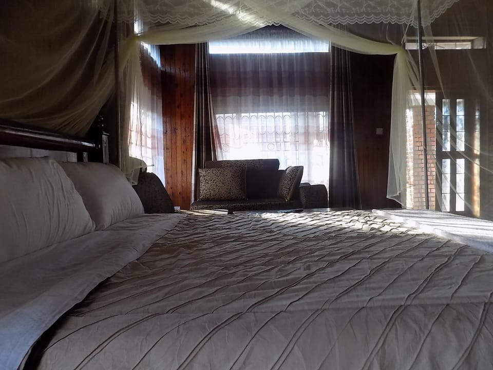 In-room safe, desk, free WiFi, bed sheets
