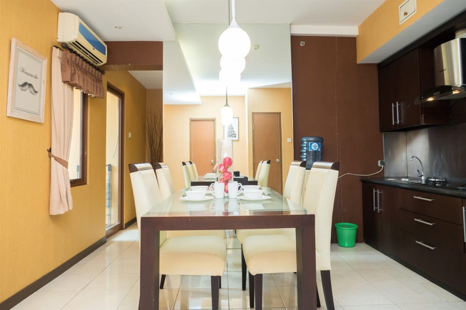 Room | In-room dining