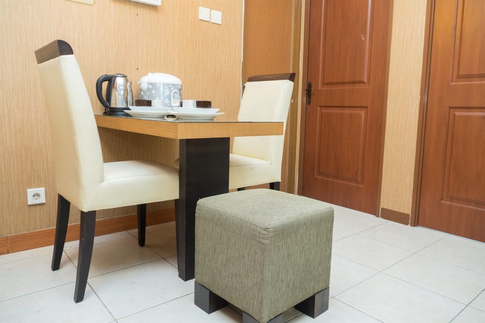 Room | In-room dining