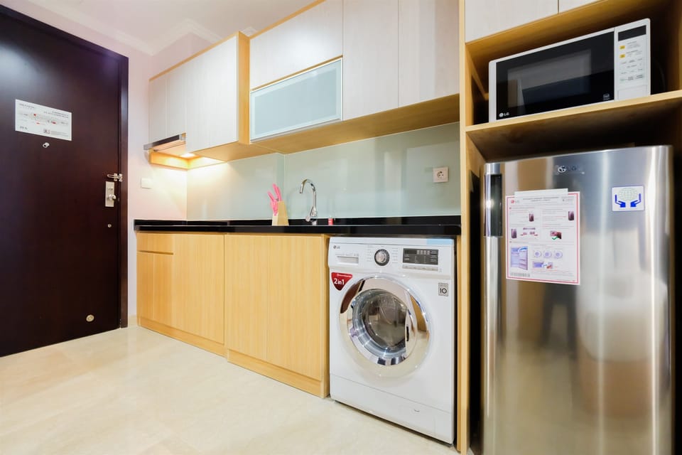 Room | Private kitchen | Fridge, stovetop, cookware/dishes/utensils