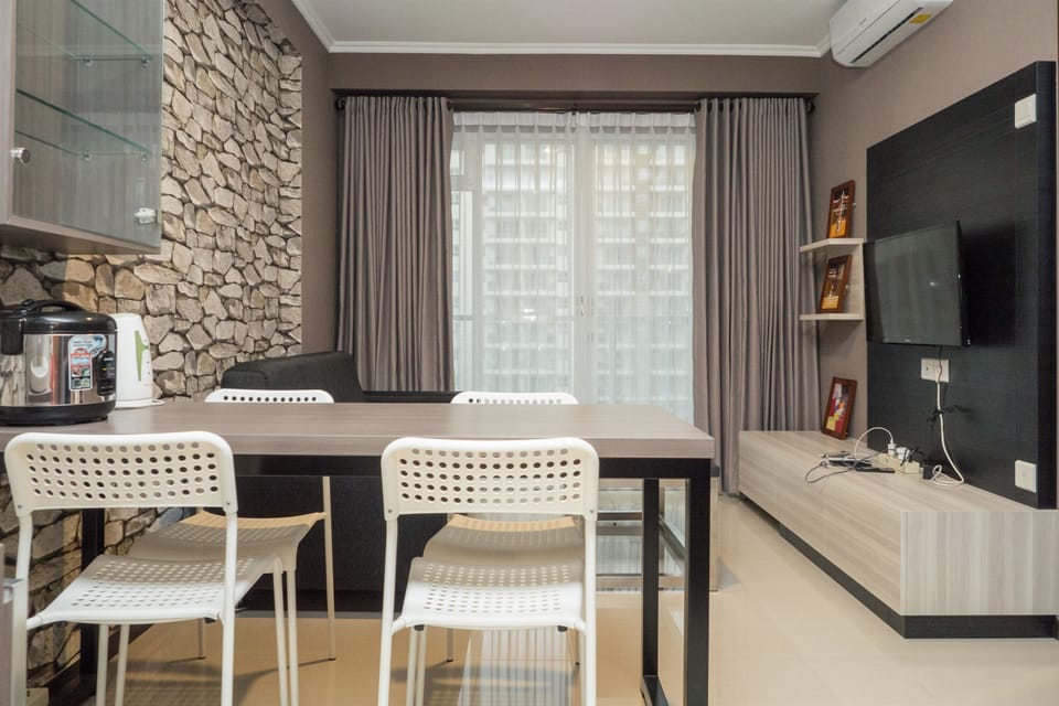 Room | Living area | TV