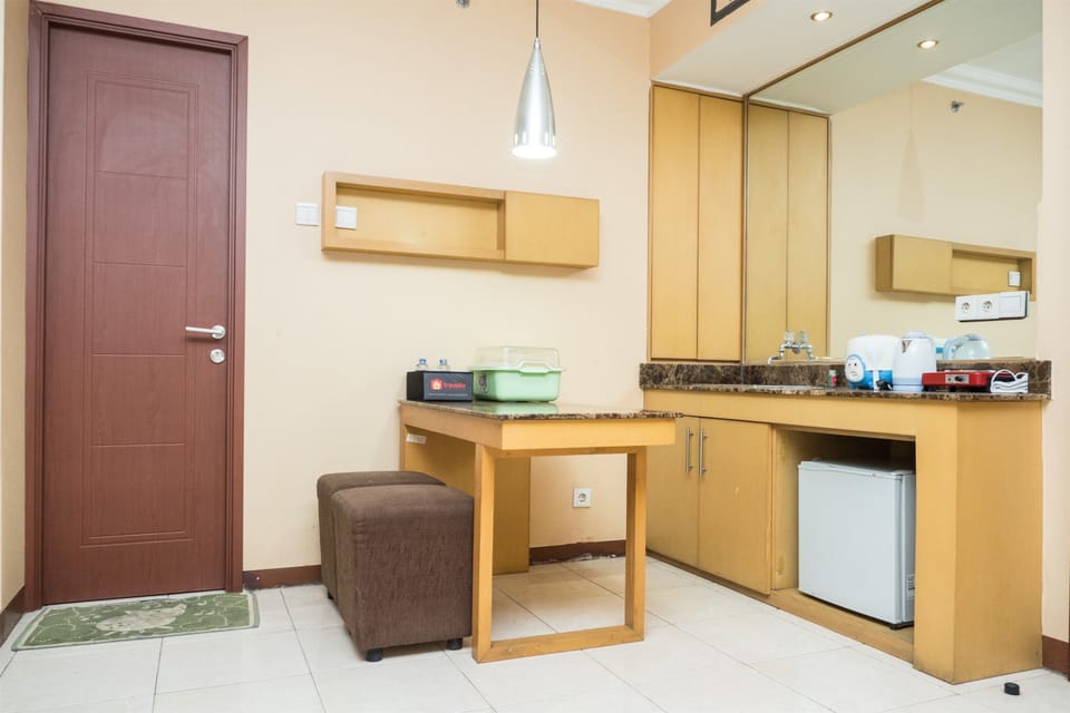 Room | Private kitchen | Fridge, stovetop, electric kettle, cookware/dishes/utensils