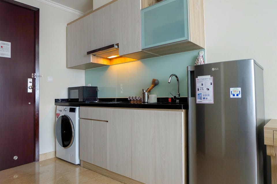 Room | Private kitchen | Fridge, microwave, stovetop, electric kettle