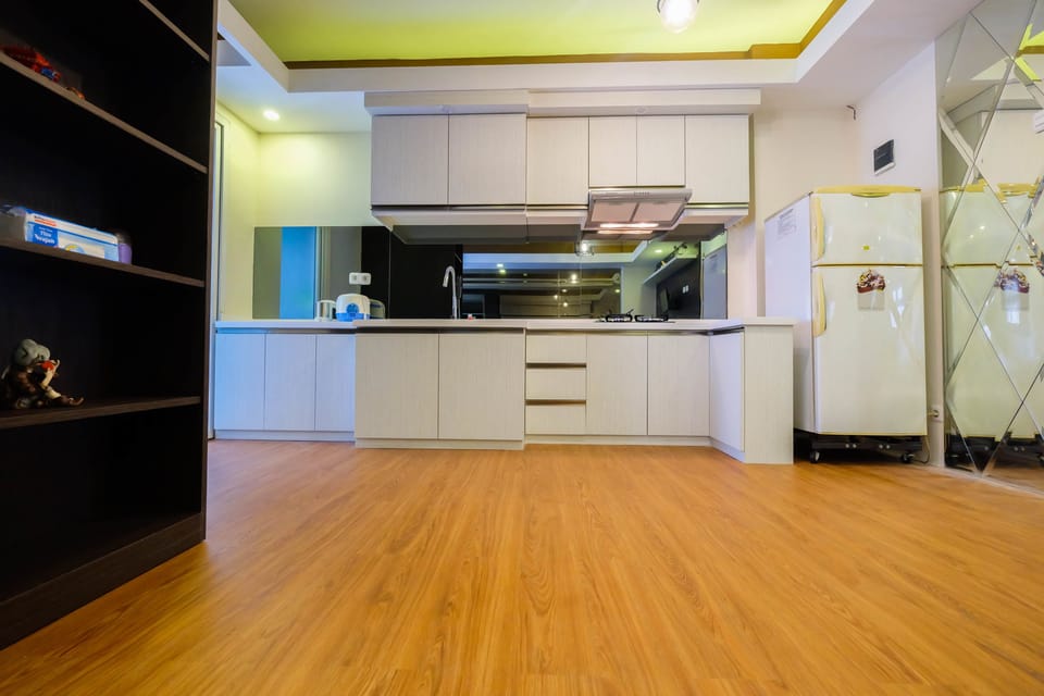 Room | Private kitchen | Fridge, stovetop, electric kettle, cookware/dishes/utensils