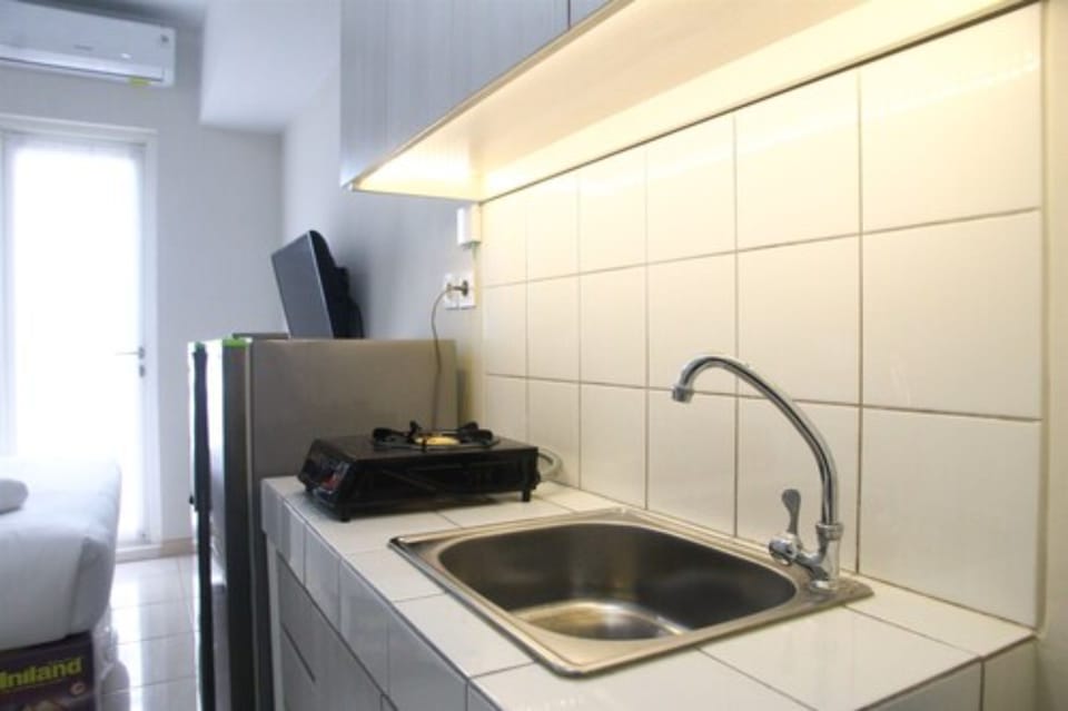Room | Private kitchen | Fridge, stovetop, electric kettle, rice cooker