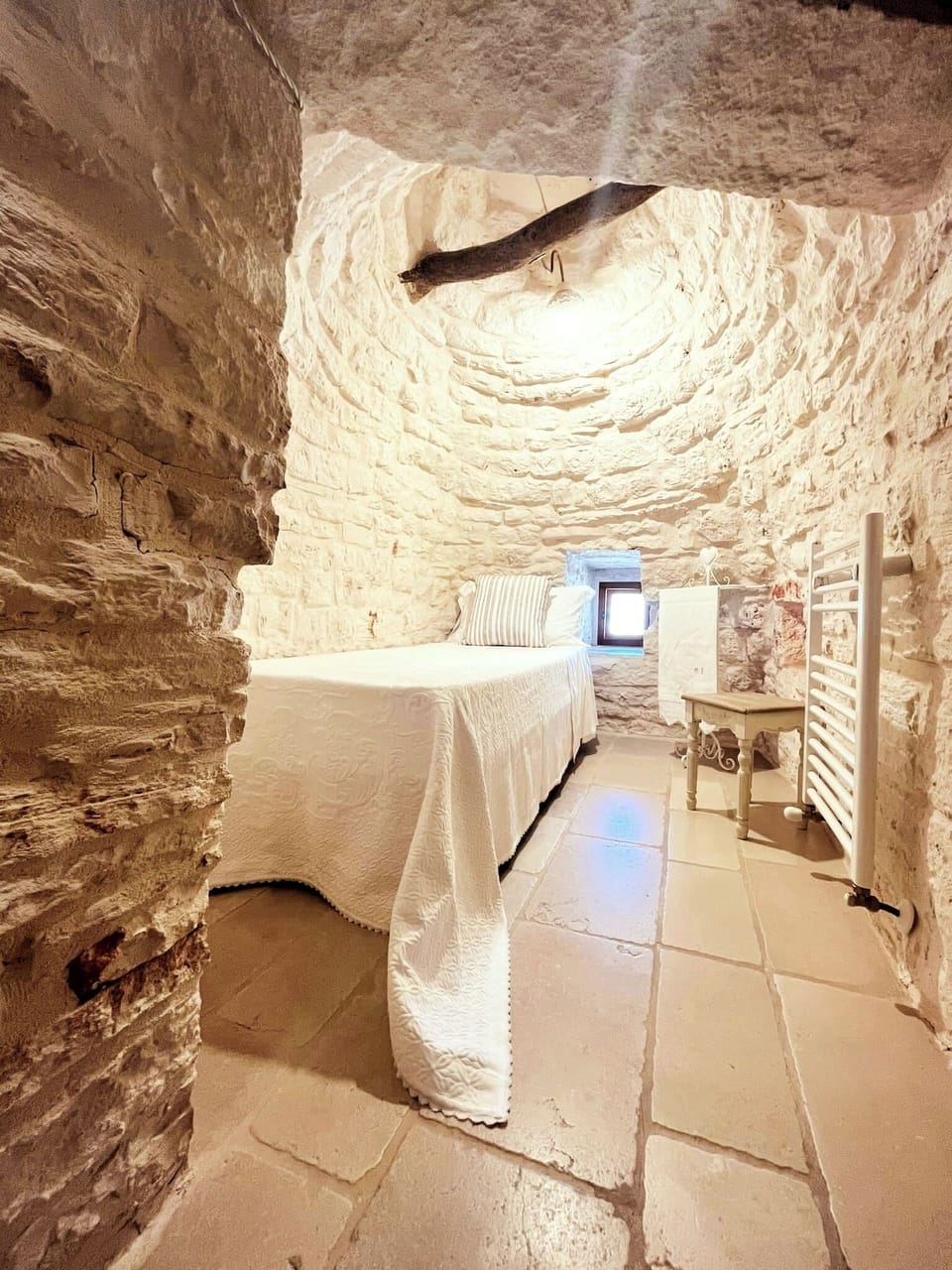 Luxury Duplex | Premium bedding, down comforters, minibar, individually decorated