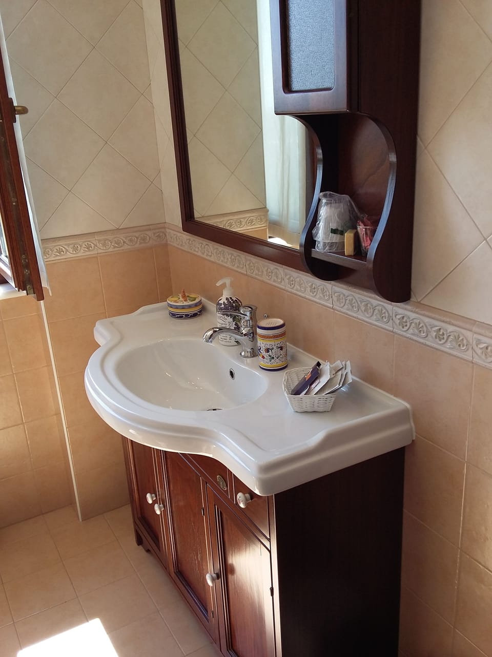 Double or Twin Room | Bathroom | Shower, free toiletries, hair dryer, bidet