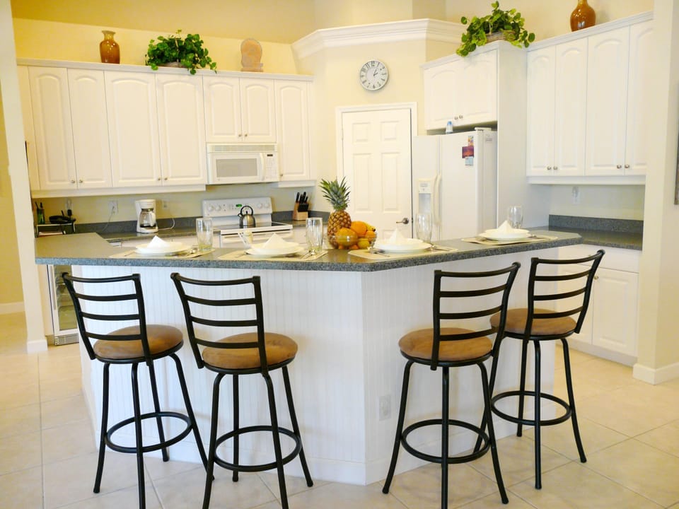 House, Multiple Beds (Peaceful home with pool and steps to ) | Dining