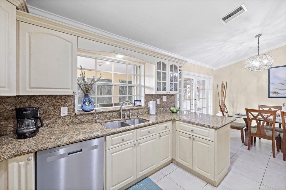 House, Multiple Beds (Pet-friendly waterfront with pool and) | Private kitchen | Fridge, microwave, oven, stovetop