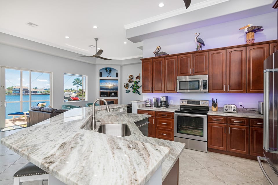 House, Multiple Beds (Waterfront home with pool, spa and 2n) | Private kitchen | Fridge, microwave, stovetop, dishwasher