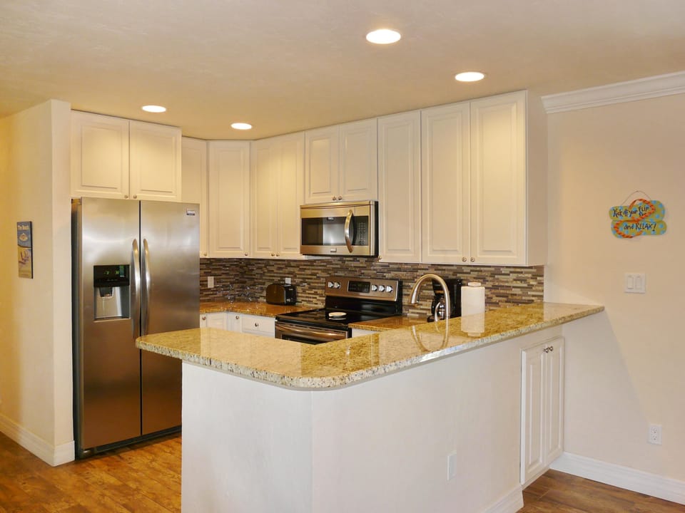 House, Multiple Beds (West-facing home with pool and 2nd fl) | Private kitchen | Fridge, microwave, oven, stovetop