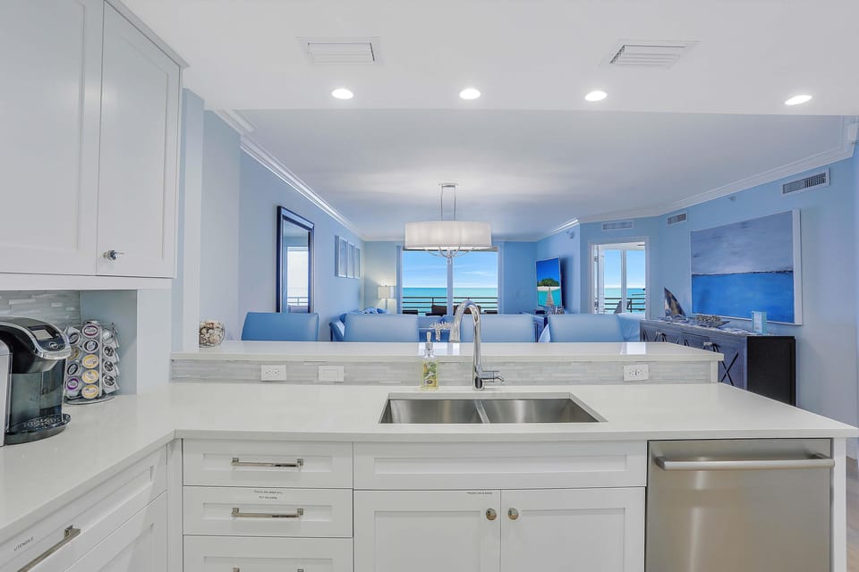 Condo, Multiple Beds (Beachfront condo with 180-degree view) | Private kitchen | Fridge, microwave, oven, stovetop
