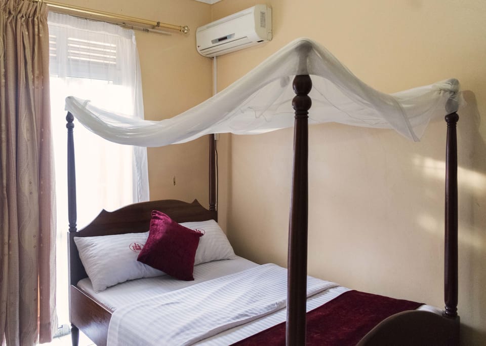 Single Room | Desk, free WiFi, bed sheets