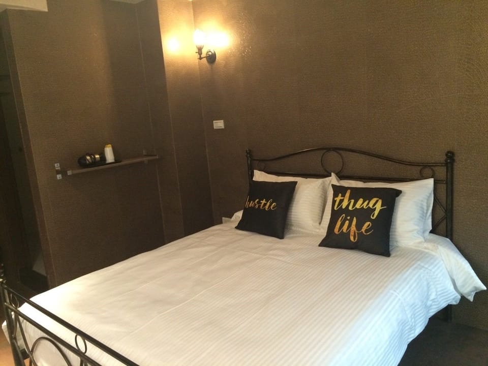 Comfort Double Room, 1 Double Bed | Individually decorated, individually furnished, desk, blackout drapes