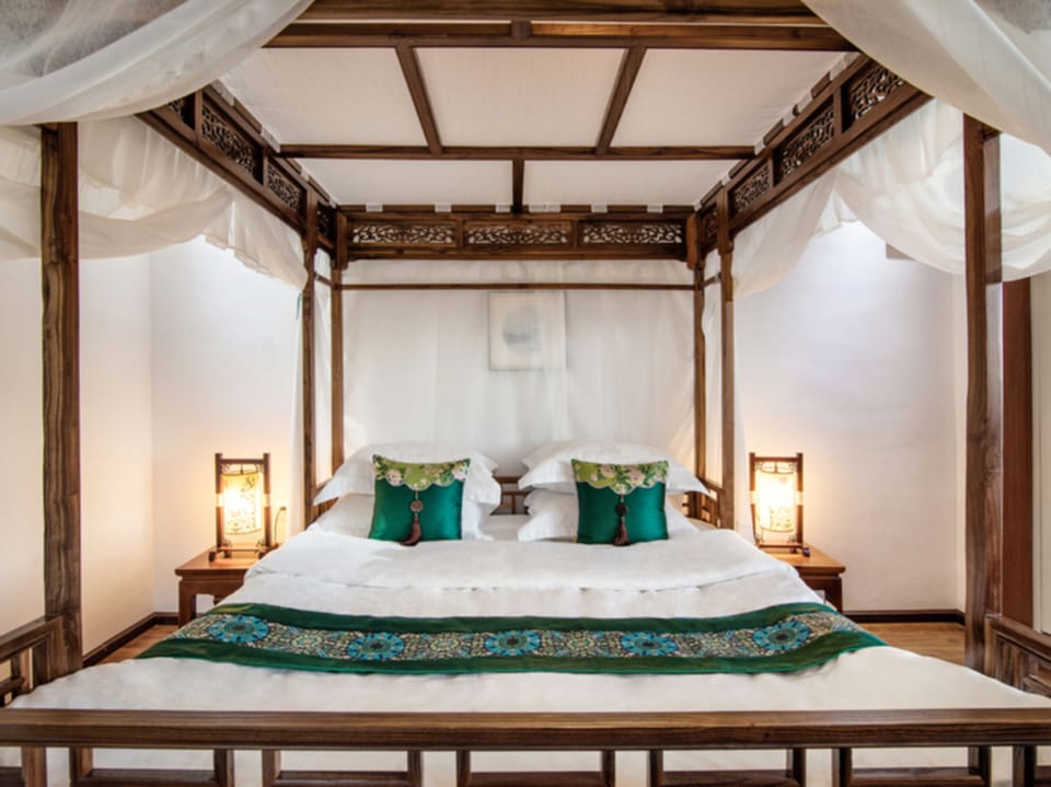 Traditional Double Room, 1 Queen Bed, Non Smoking | Premium bedding, desk, laptop workspace, blackout drapes