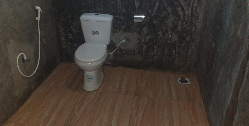 Shower, free toiletries