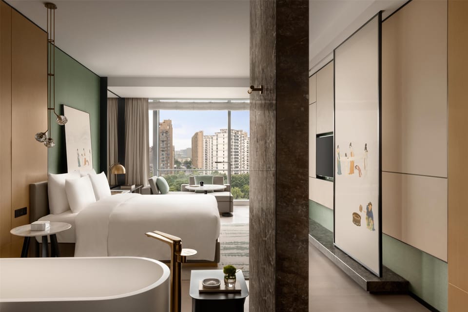 1 bedroom, premium bedding, minibar, in-room safe