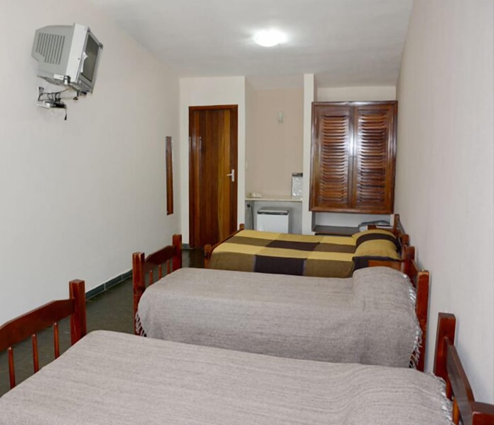 Family Chalet, 1 Bedroom, Garden View (Tirolesa) | Laptop workspace, free cribs/infant beds, free WiFi, bed sheets