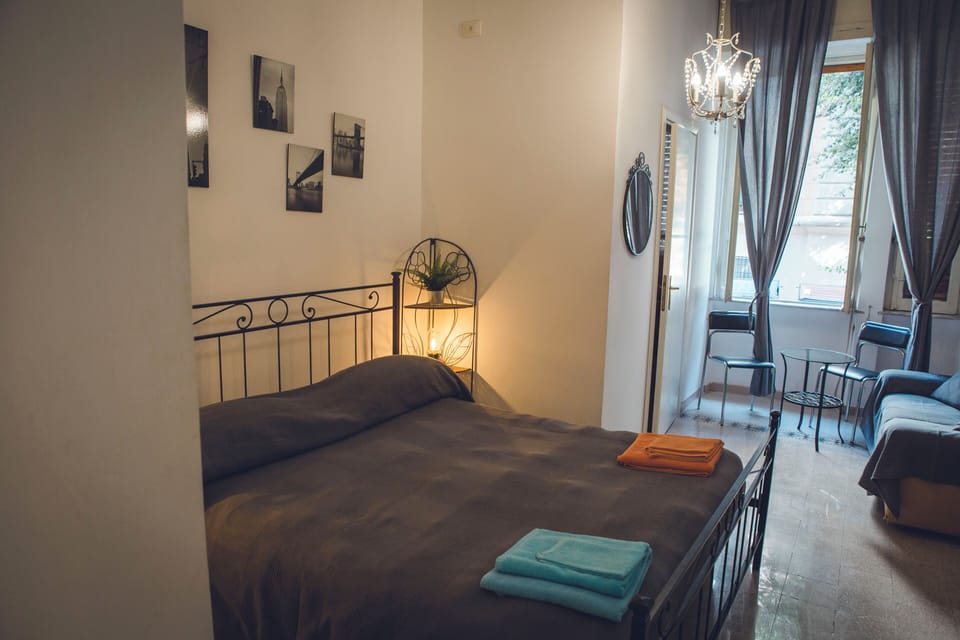 Double Room | Free WiFi, bed sheets