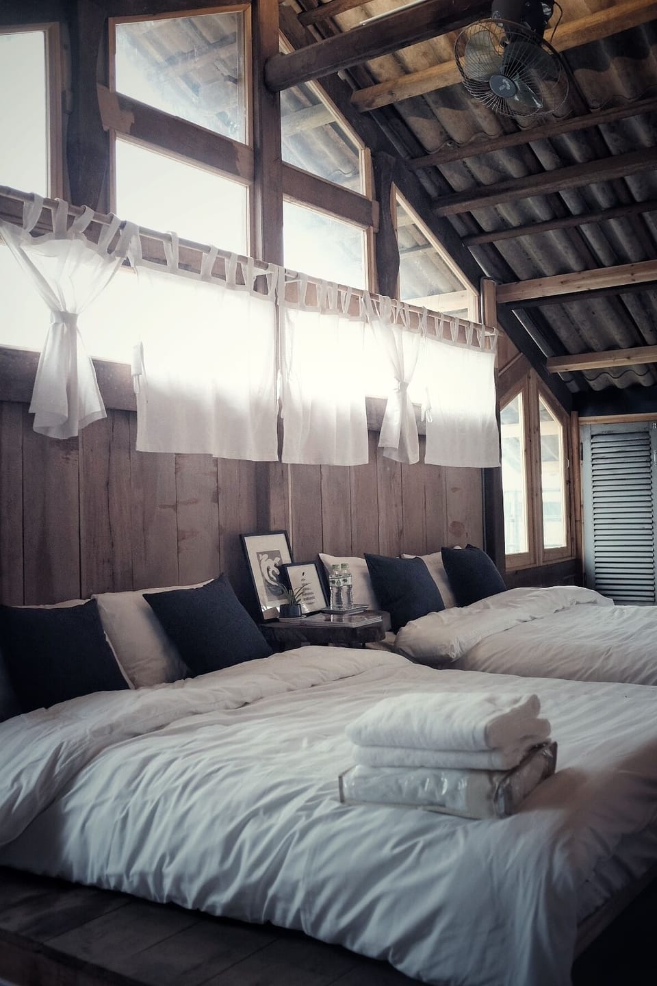 Free WiFi, bed sheets