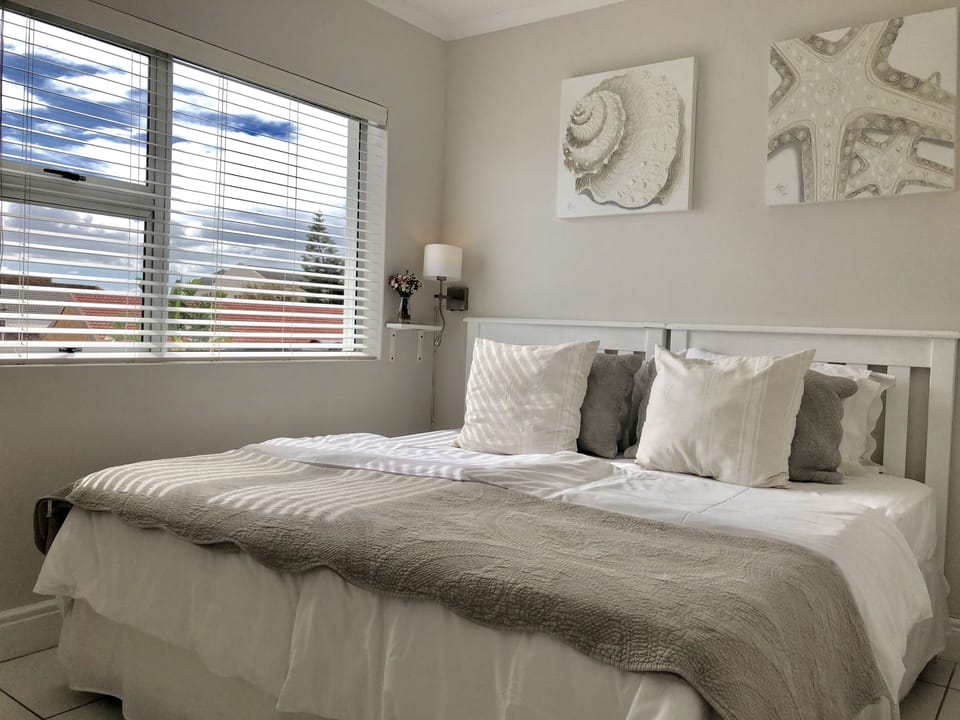 Classic Twin Room | 4 bedrooms, premium bedding, down comforters, Tempur-Pedic beds