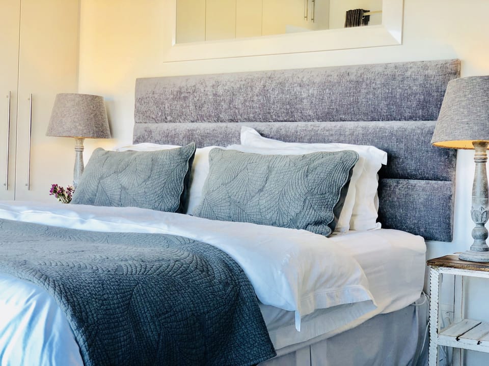 Family Suite, Mountain View | Bathroom | Deep soaking tub, free toiletries, hair dryer, bathrobes