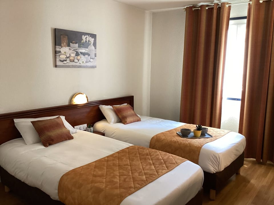 Standard Double or Twin Room | Individually decorated, individually furnished, desk, soundproofing