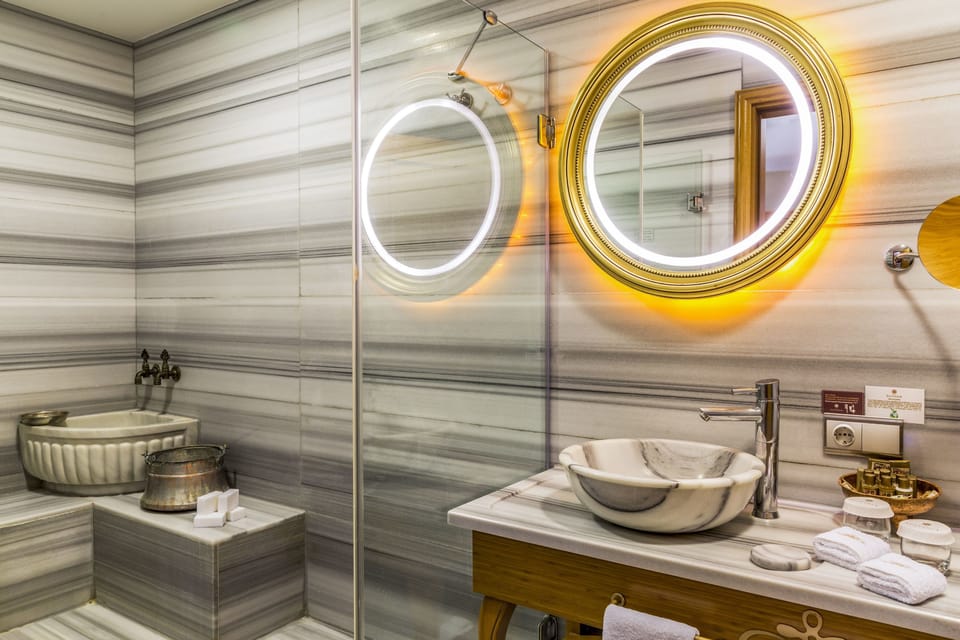 Deluxe Double Room with Hamam Concept | Bathroom | Shower, free toiletries, hair dryer, slippers