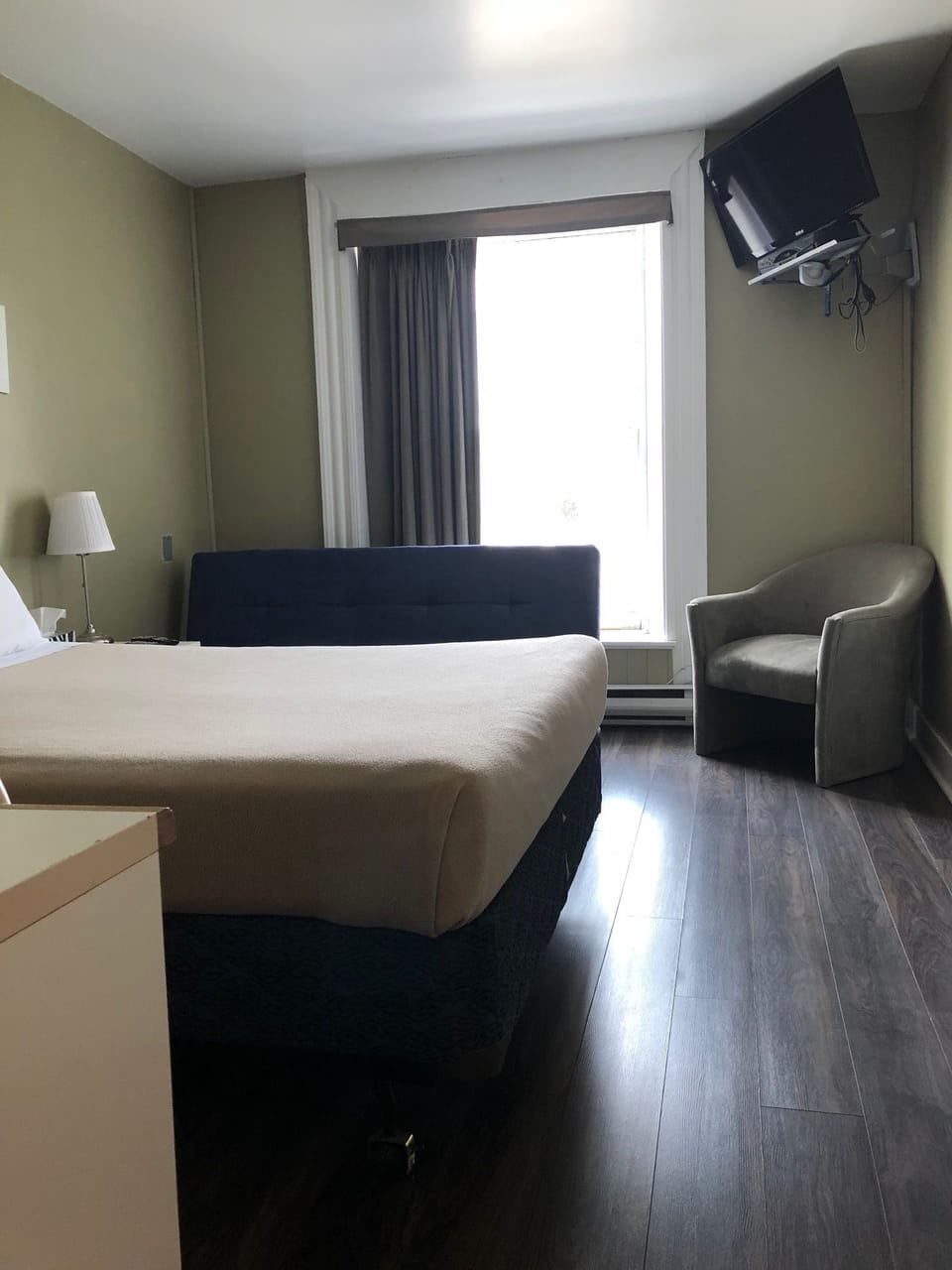 Double Room, 1 Queen Bed with Sofa bed, Private Bathroom | Desk, iron/ironing board, free WiFi, bed sheets