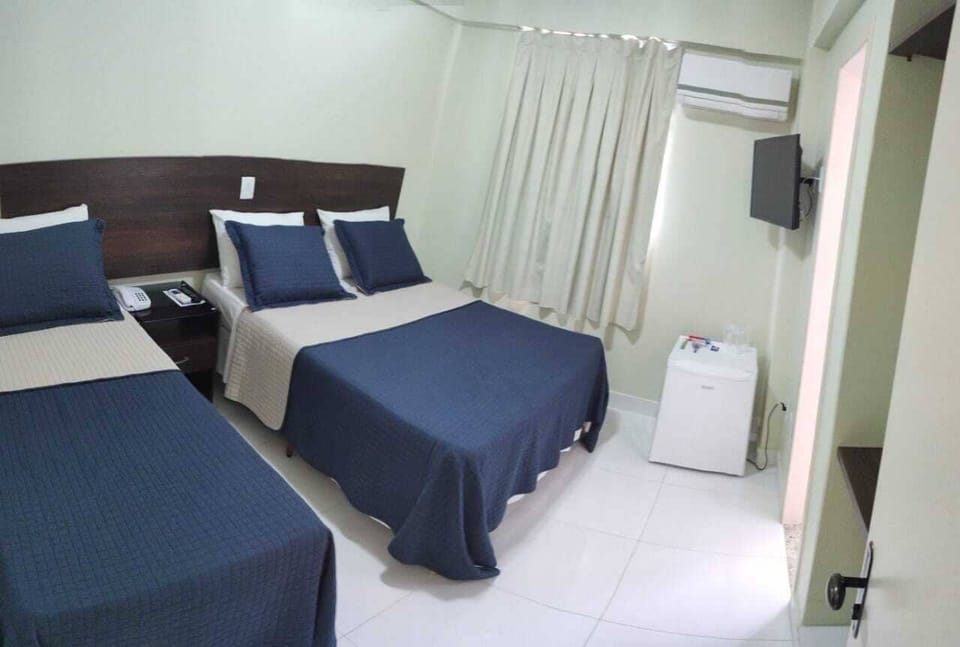 Triple Room | Minibar, free WiFi, bed sheets