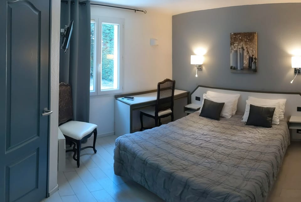 Standard Double Room | Premium bedding, desk, soundproofing, iron/ironing board
