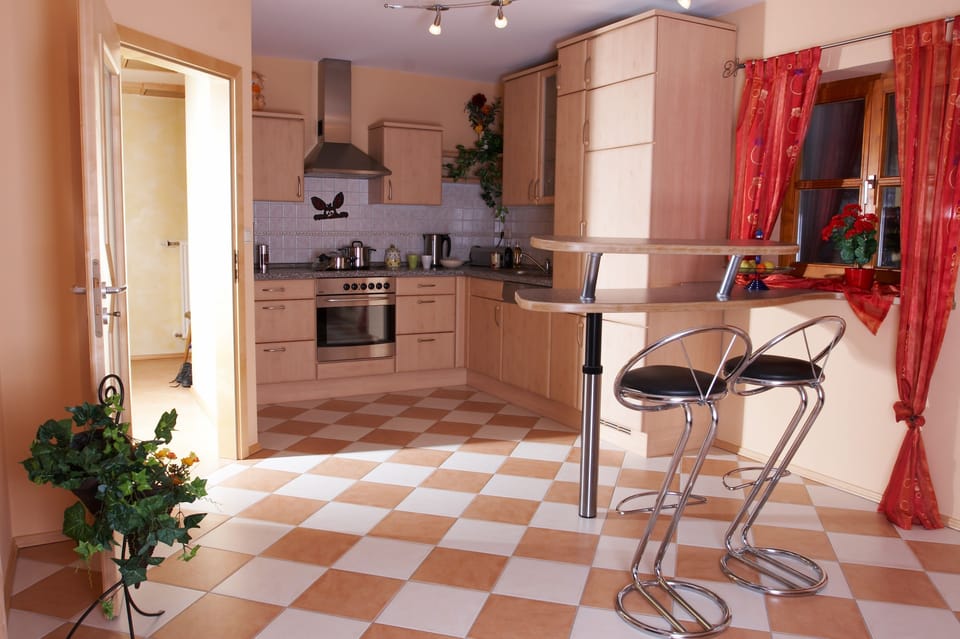 100sqm Vacation Home with Balcony and Mountain View | Private kitchen