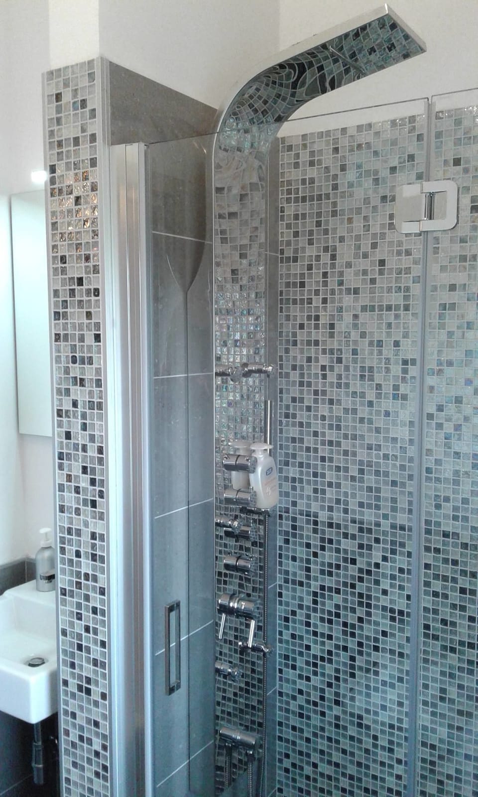 Comfort Double Room, Garden View | Bathroom shower