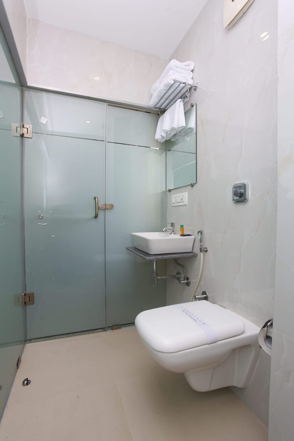 Shower, free toiletries, towels