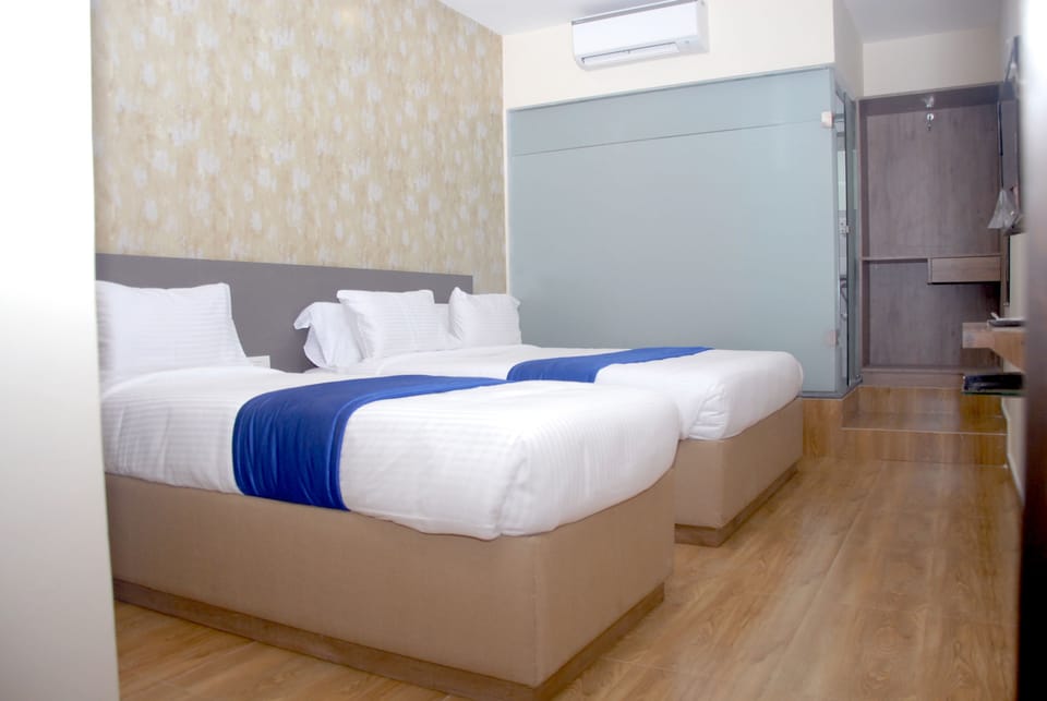 Deluxe Room | In-room safe, individually furnished, free WiFi, bed sheets